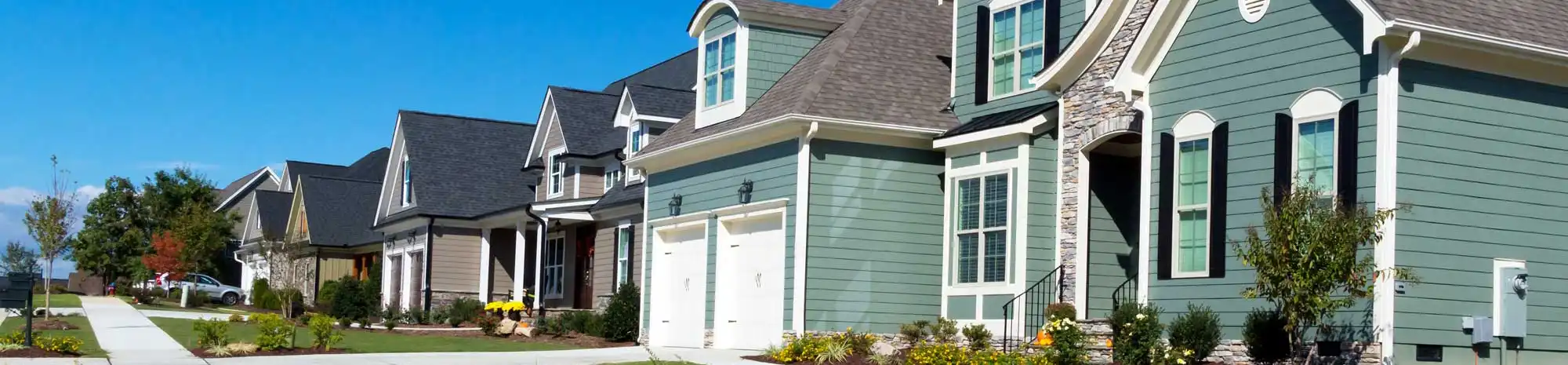 Street lined with houses | Summit Pest Control Serving Tigard, OR